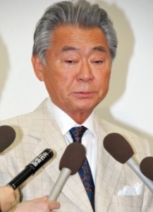2012001 201205240114613001337821628c 217x300 タレント、みのもんた（６９）の非常識？ラジオで大爆発！
